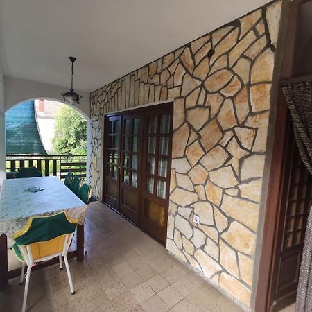 Family Apartment Near Beach Биоград на Мору Екстериор снимка