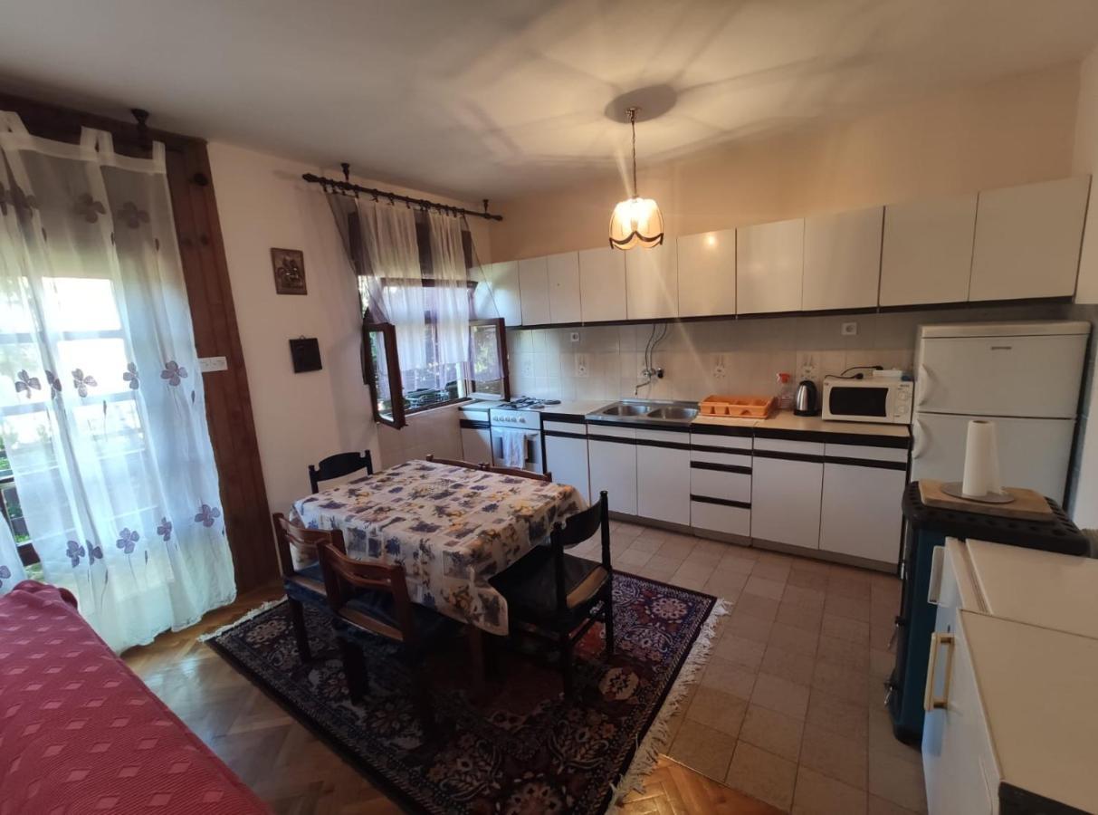Family Apartment Near Beach Биоград на Мору Екстериор снимка