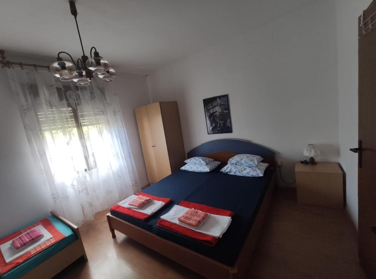 Family Apartment Near Beach Биоград на Мору Екстериор снимка