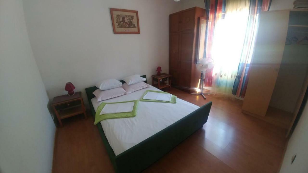 Family Apartment Near Beach Биоград на Мору Екстериор снимка